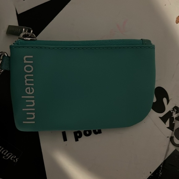 NWT teal dual pouch wristlet lululemon - Picture 2 of 5